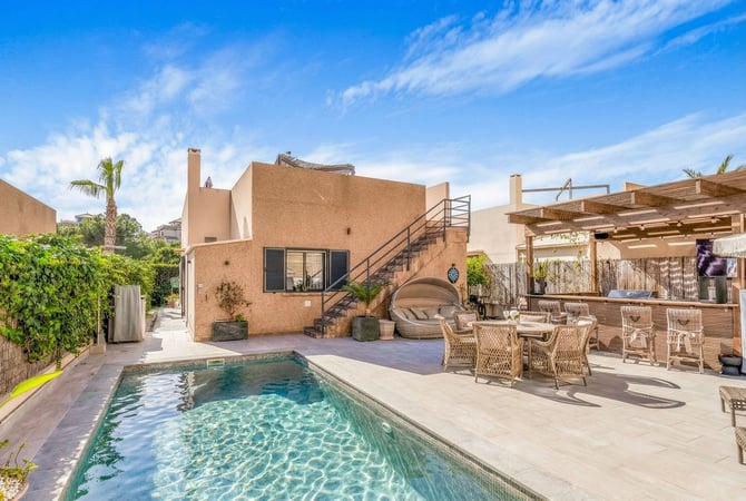 Villa in La Zenia - view 1