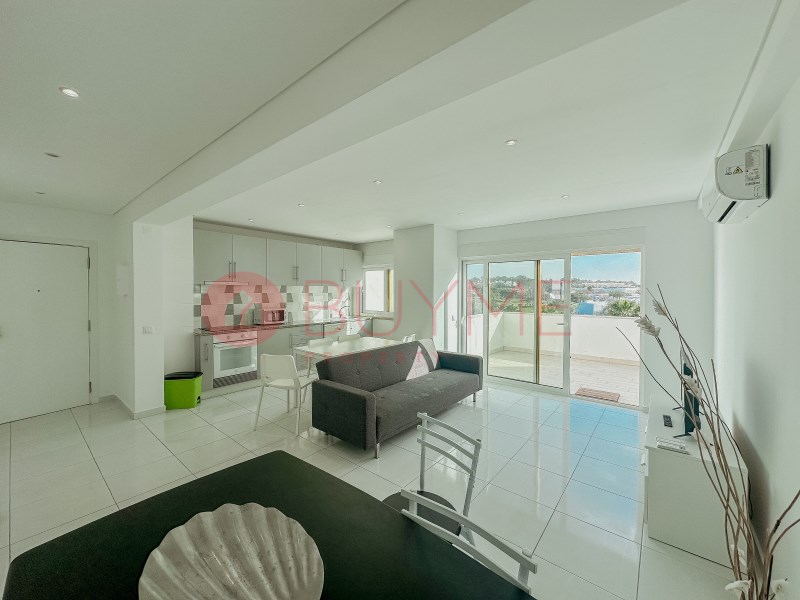 Apartment in Quarteira - Image 2