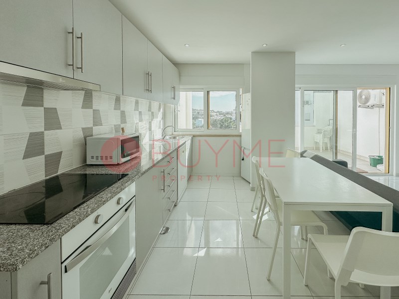 Apartment in Quarteira - Image 3