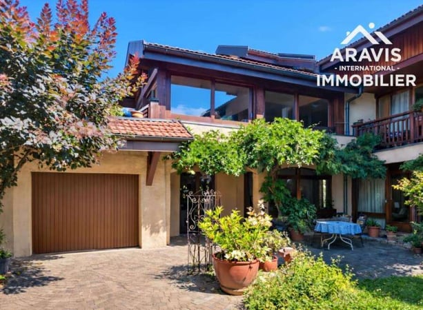 Villa in Annecy-le-Vieux - view 1