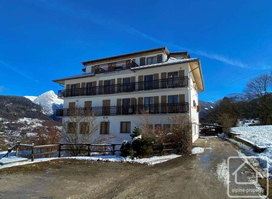 Apartment in Samoens - Image 2