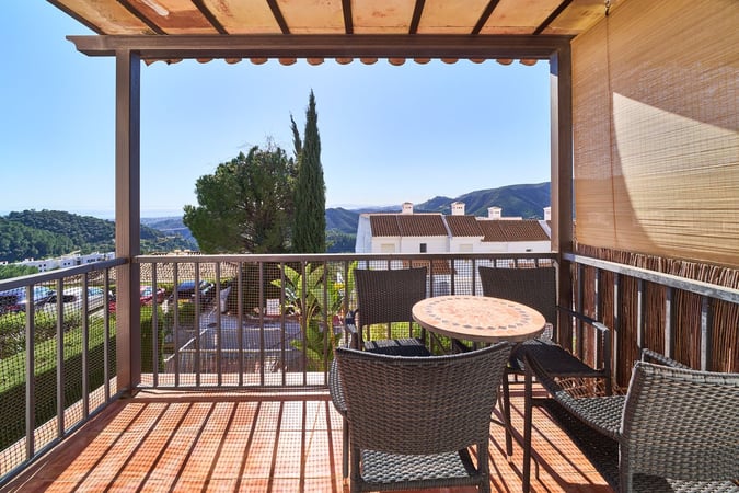 Apartment in Istan - view 1