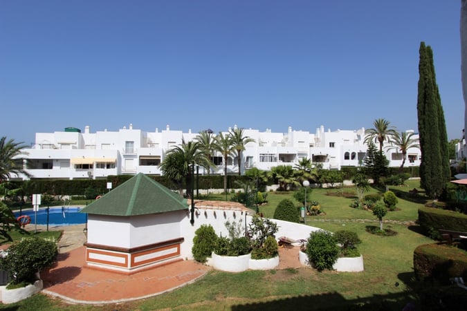 Apartment in Estepona - view 1