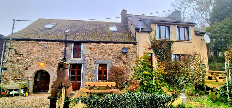 House in Le Mene - view 1