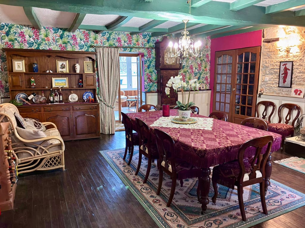 House in Poursac - Image 3