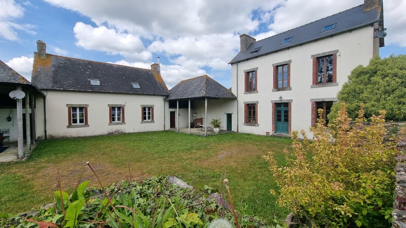 House in Merleac - view 1