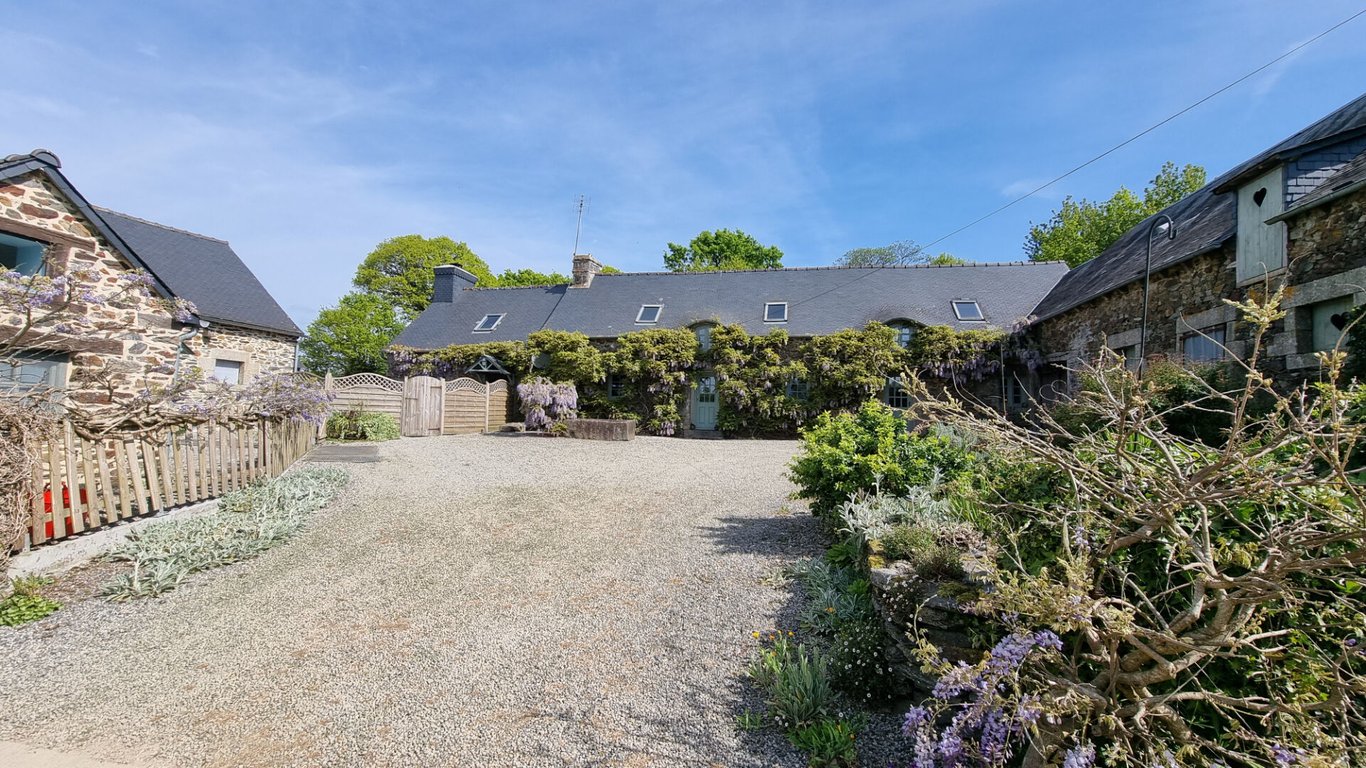 House in Saint-Martin-des-Pres
