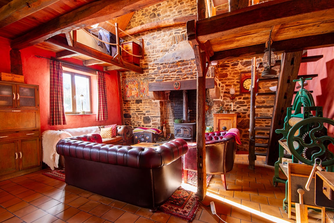 House in Isigny-le-Buat - Image 3