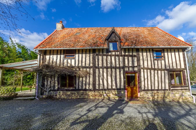 House in Isigny-le-Buat - view 1