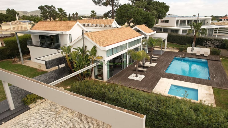 Villa in Quarteira - view 1