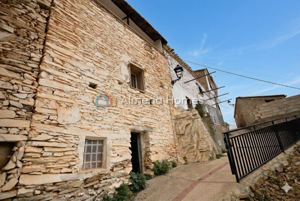 House in Macael - Image 2