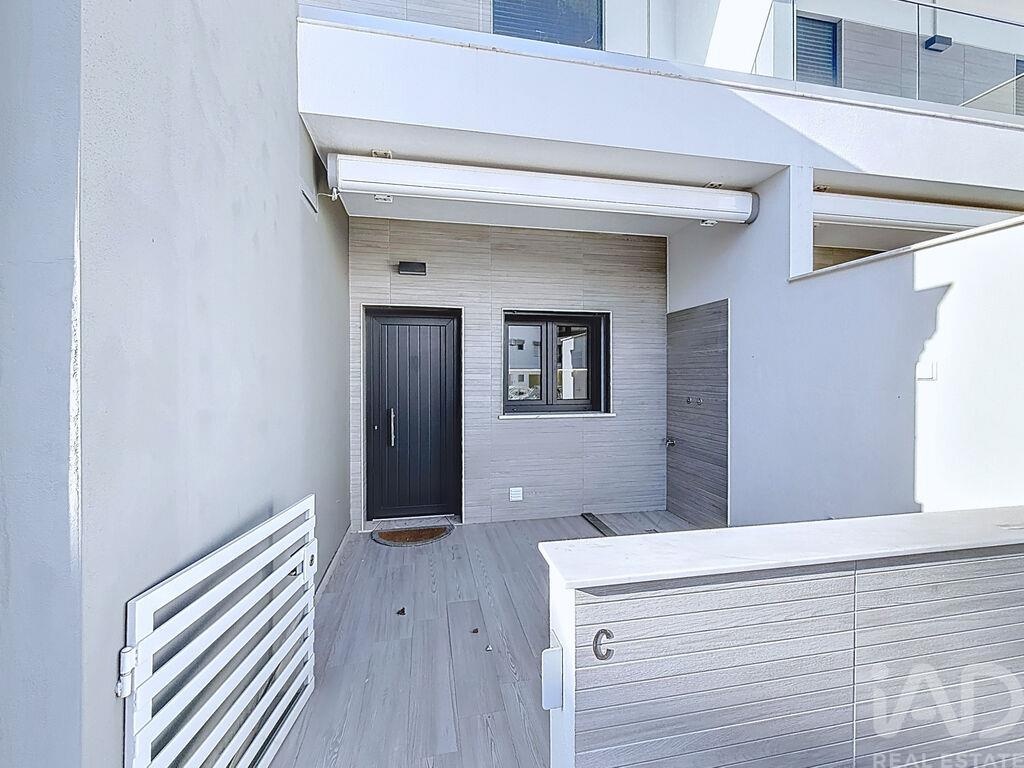 Apartment in Vila Real de Santo Antonio - Image 2