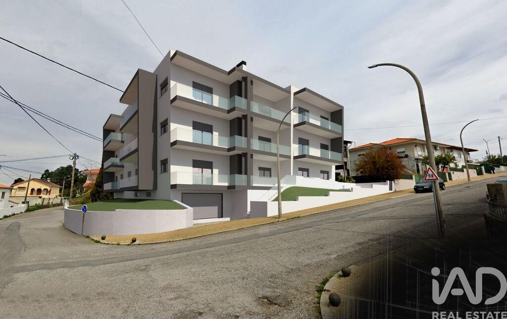 Apartment in Oliveira de Azemeis - Image 2