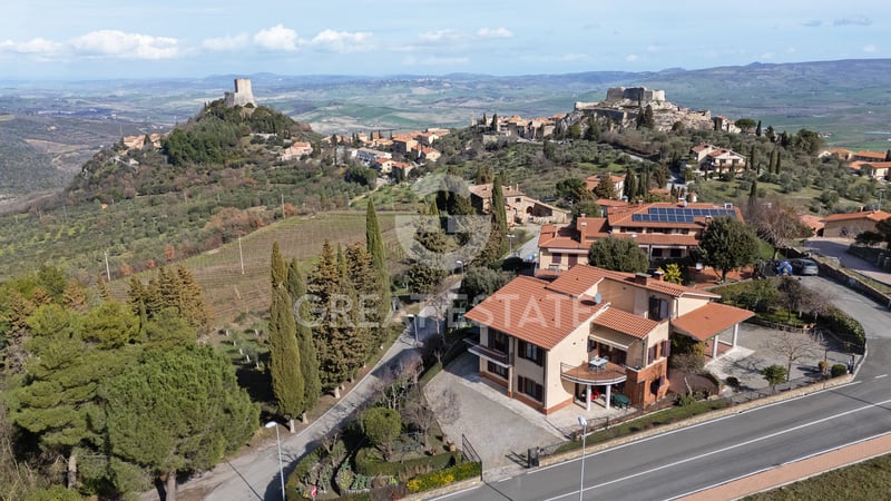 House in Castiglione d'Orcia - view 1