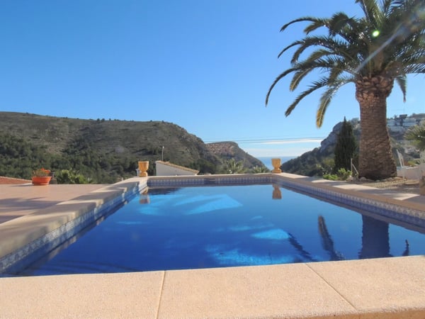 Villa in Moraira - view 1