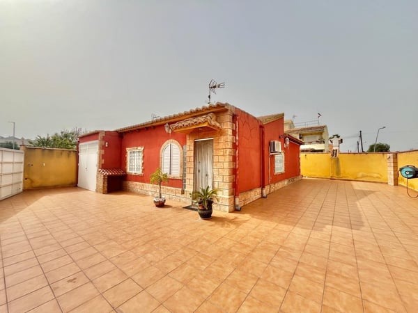 Villa in Torrevieja - view 1