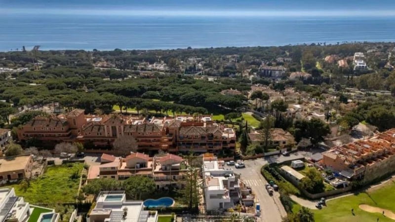 Villa in Marbella - view 1
