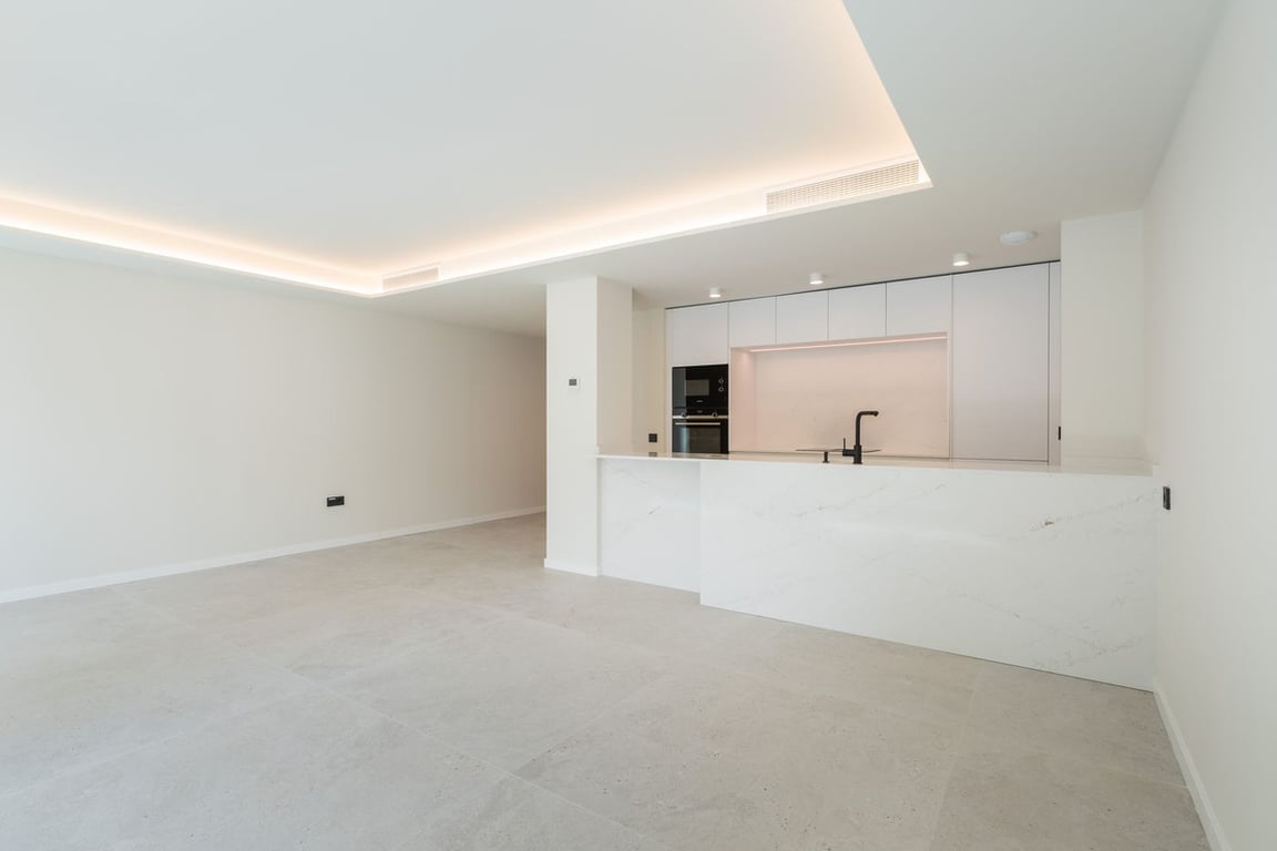 Apartment in Marbella - Image 3