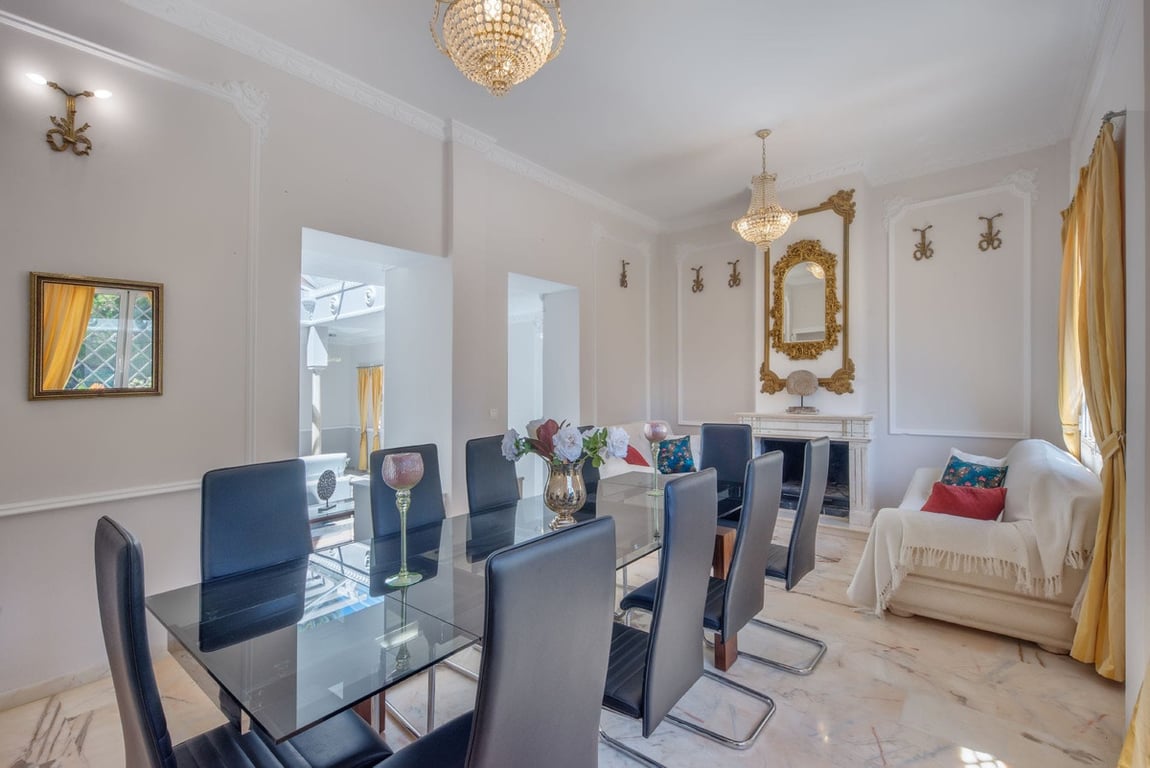 Villa in Artola - Image 2