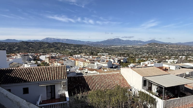 House in Alhaurin el Grande - view 1