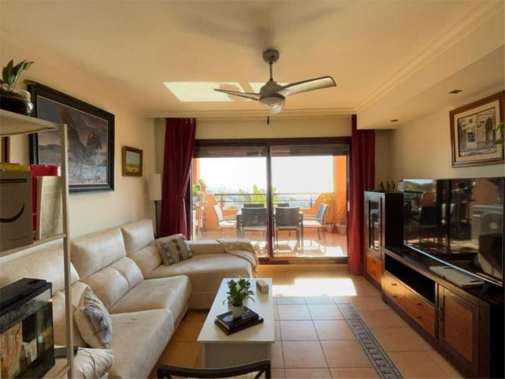 Apartment in Sitio de Calahonda - Image 2