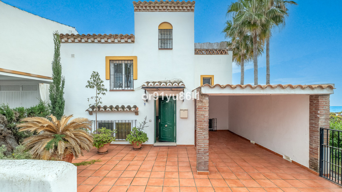 House in Marbella - Image 3