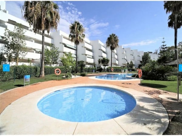 Apartment in Guadalmina - view 1