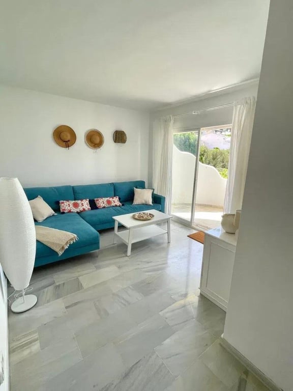 Apartment in Sitio de Calahonda - Image 2