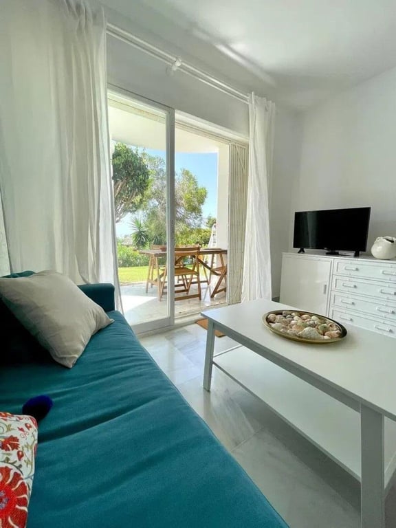 Apartment in Sitio de Calahonda - Image 3