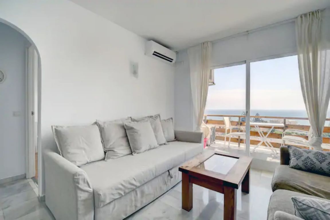 Apartment in Estepona - Image 2
