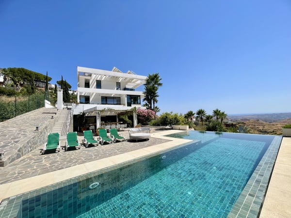 Villa in Mijas Costa - view 1