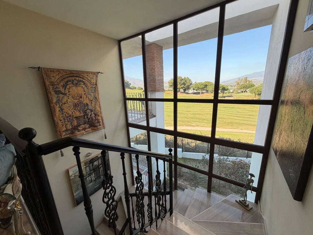 Villa in Mijas Costa - Image 3