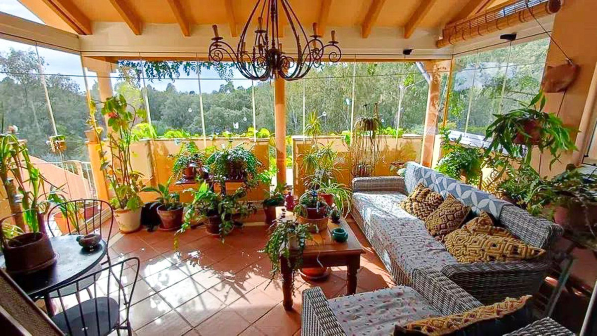 Apartment in Elviria - Image 3