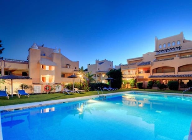 Apartment in Elviria - view 1