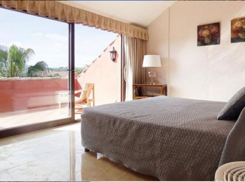 Apartment in Puerto Banus - Image 3