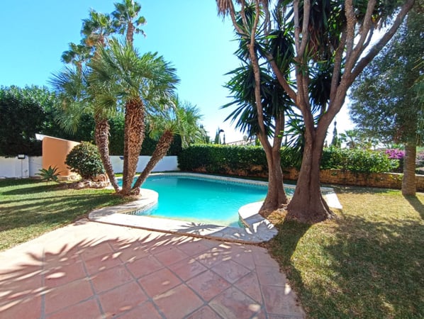 Villa in Moraira - view 1
