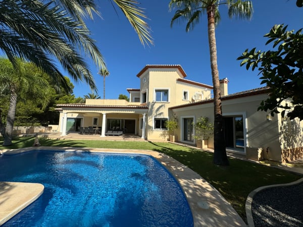 Villa in Benissa - view 1