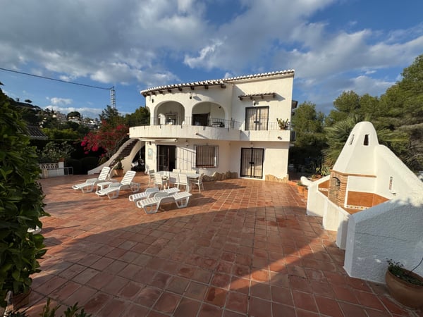 Villa in Moraira - view 1
