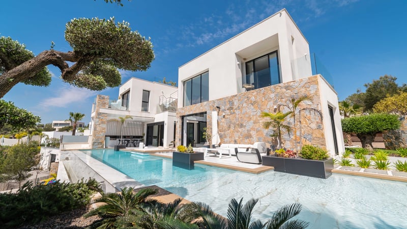 Villa in Los Dolses - view 1