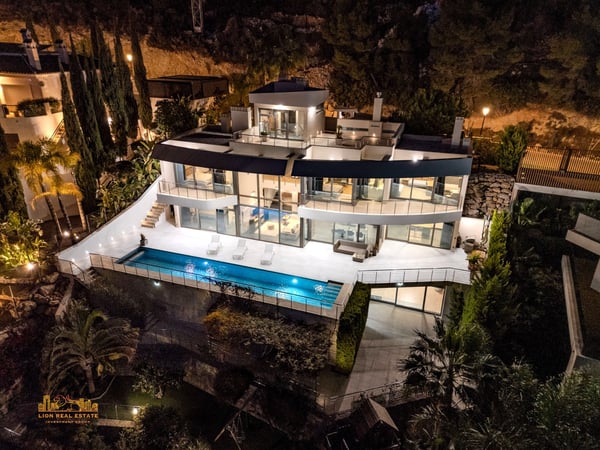 Villa in Bernia - view 1