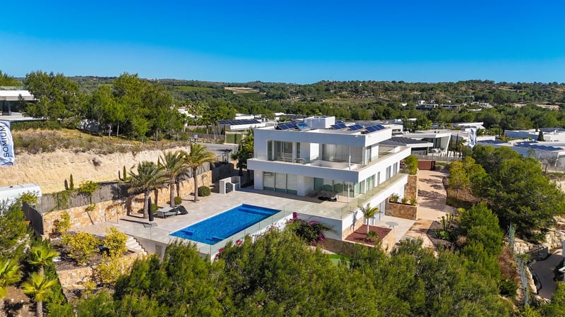 Villa in Campoamor R-5 - view 1