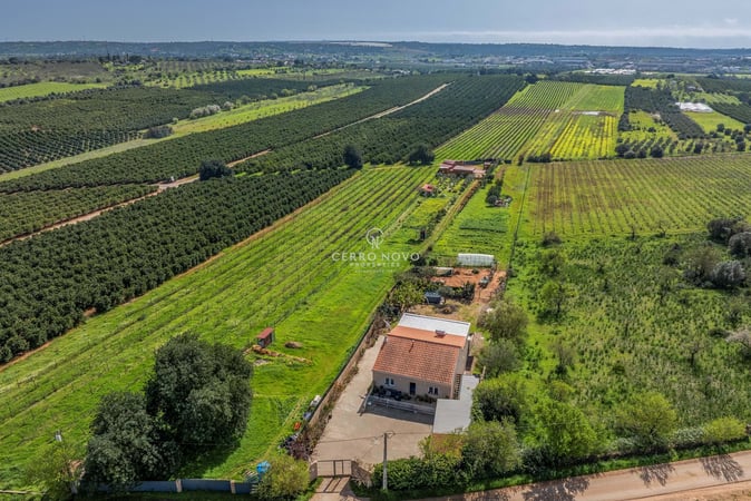 Villa in Algoz - view 1