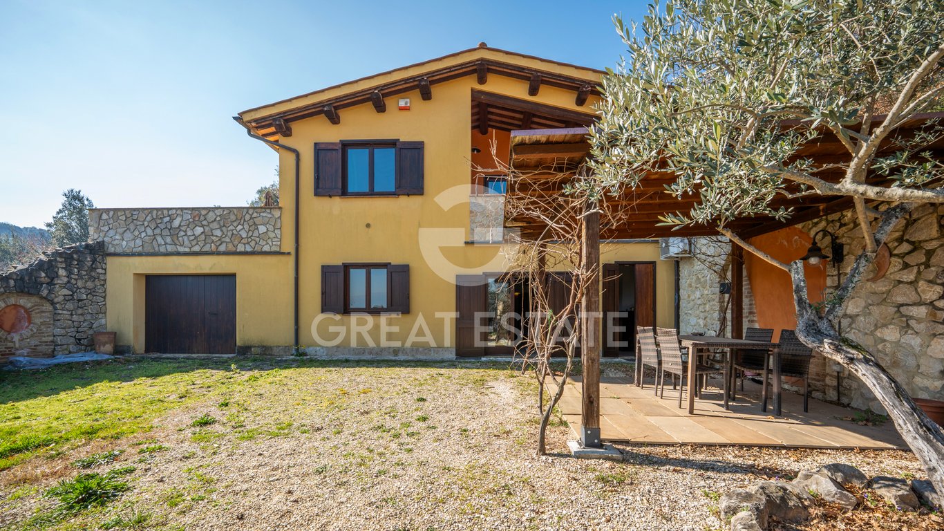 House in Umbria - Image 3