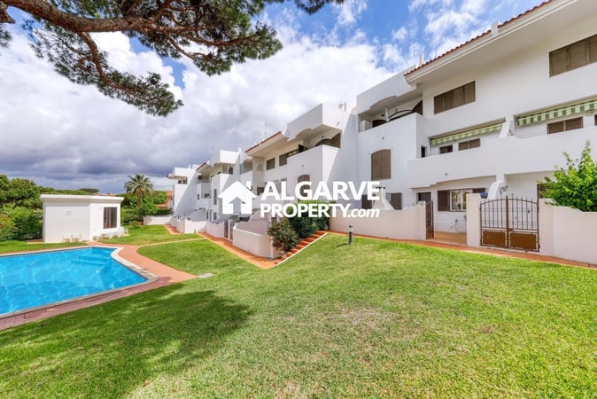 Apartment in Quarteira - view 1