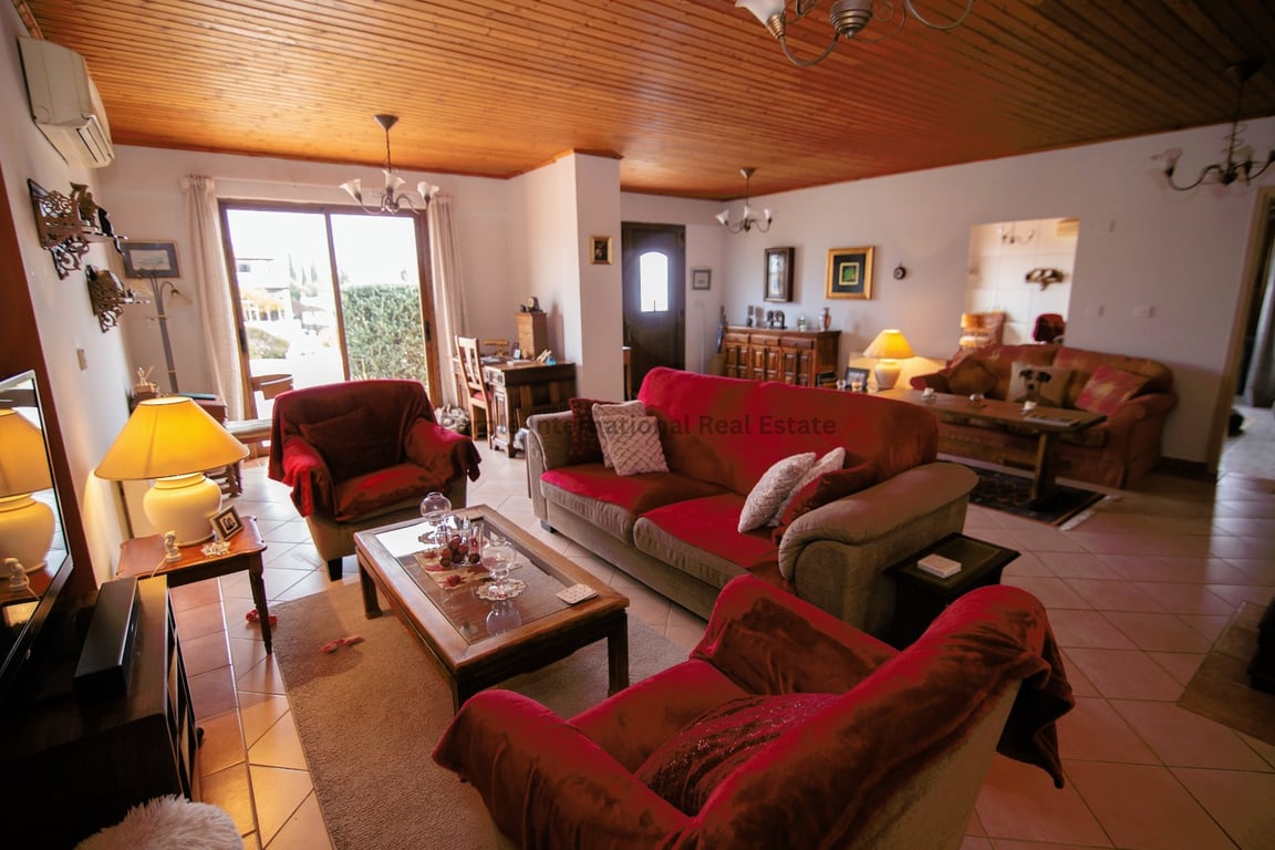 House in Moni - Image 2