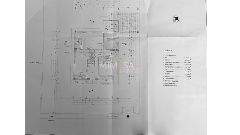 House in Meia Praia - view 1