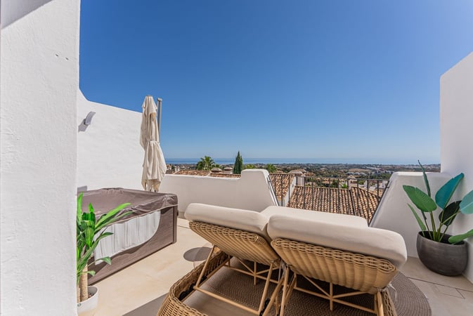 House in Benahavis - view 1