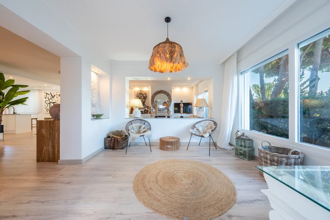 Villa in Artola - view 1