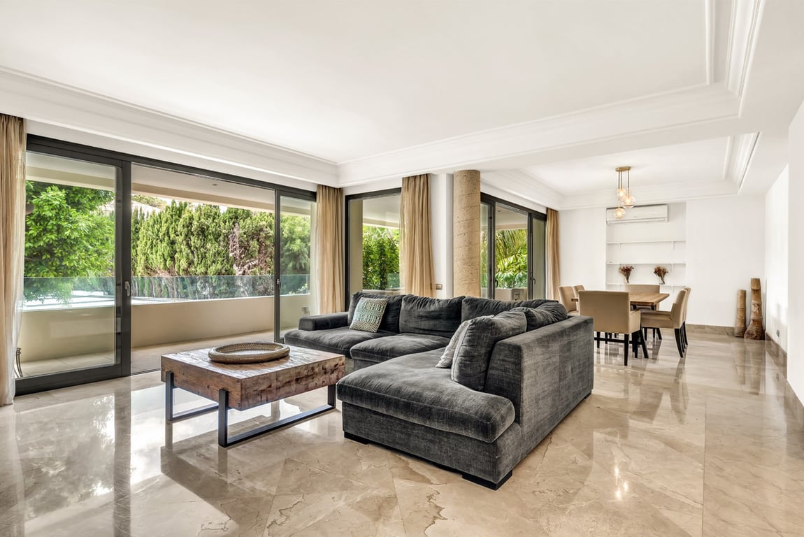 Apartment in Marbella - Image 2