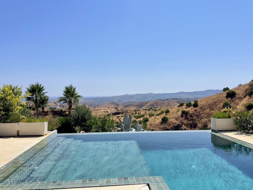 Villa in Mijas Costa - Image 3
